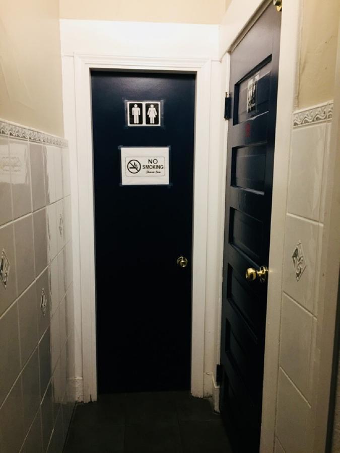 Hotel Ambassador Vancouver Bagian luar foto